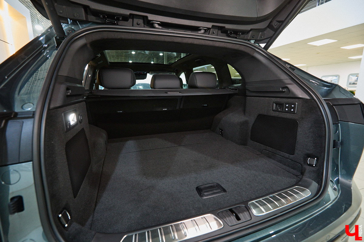 Зима во Владимире — это всегда лотерея. Либо ты утром грациозно выезжаешь с парковки, либо исполняешь ритуальные танцы со скребком и лопатой, пытаясь оживить замерзшее железо. Но пока одни ищут, у кого «прикурить», владельцы EXLANTIX ET уже допивают свой латте в салоне с температурой +25 °C. Разбираемся, как гибридный кроссовер от «АвтоТракта» научился игнорировать прогнозы синоптиков.