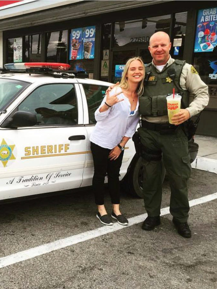 Ленты соцсетей заполнены забавными фотками с розовым фильтром. Если у вас есть почти такие же и проснулось желание показать их миру — поздравляем, вы в тренде! Интернет буквально сходит с ума от нового челленджа под названием «2026-й — это новый 2016-й». Владимирские блогеры и другие заметные личности не остались в стороне и также открыли свои архивы. Посмотрим, что из этого получилось!