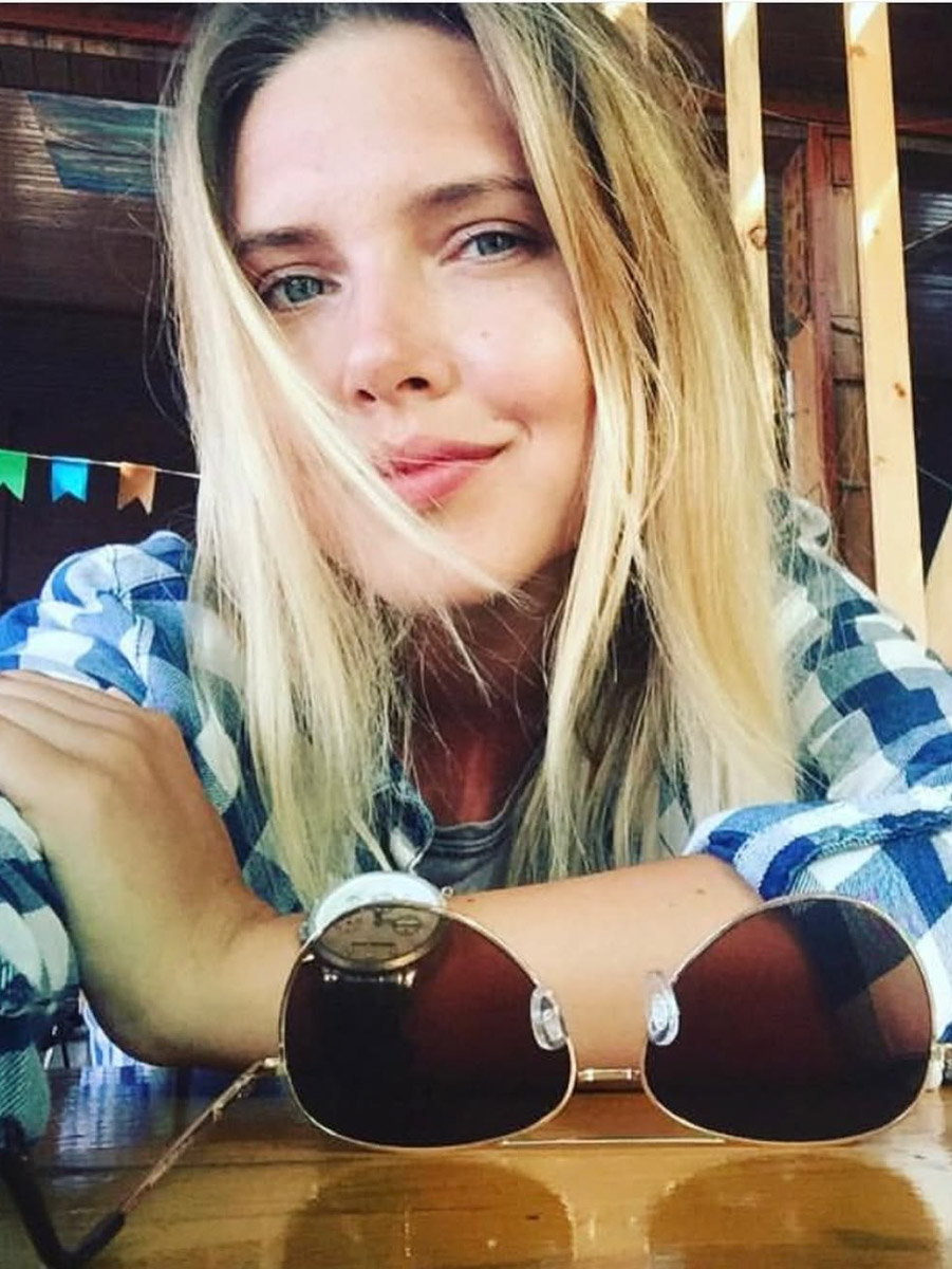 Ленты соцсетей заполнены забавными фотками с розовым фильтром. Если у вас есть почти такие же и проснулось желание показать их миру — поздравляем, вы в тренде! Интернет буквально сходит с ума от нового челленджа под названием «2026-й — это новый 2016-й». Владимирские блогеры и другие заметные личности не остались в стороне и также открыли свои архивы. Посмотрим, что из этого получилось!