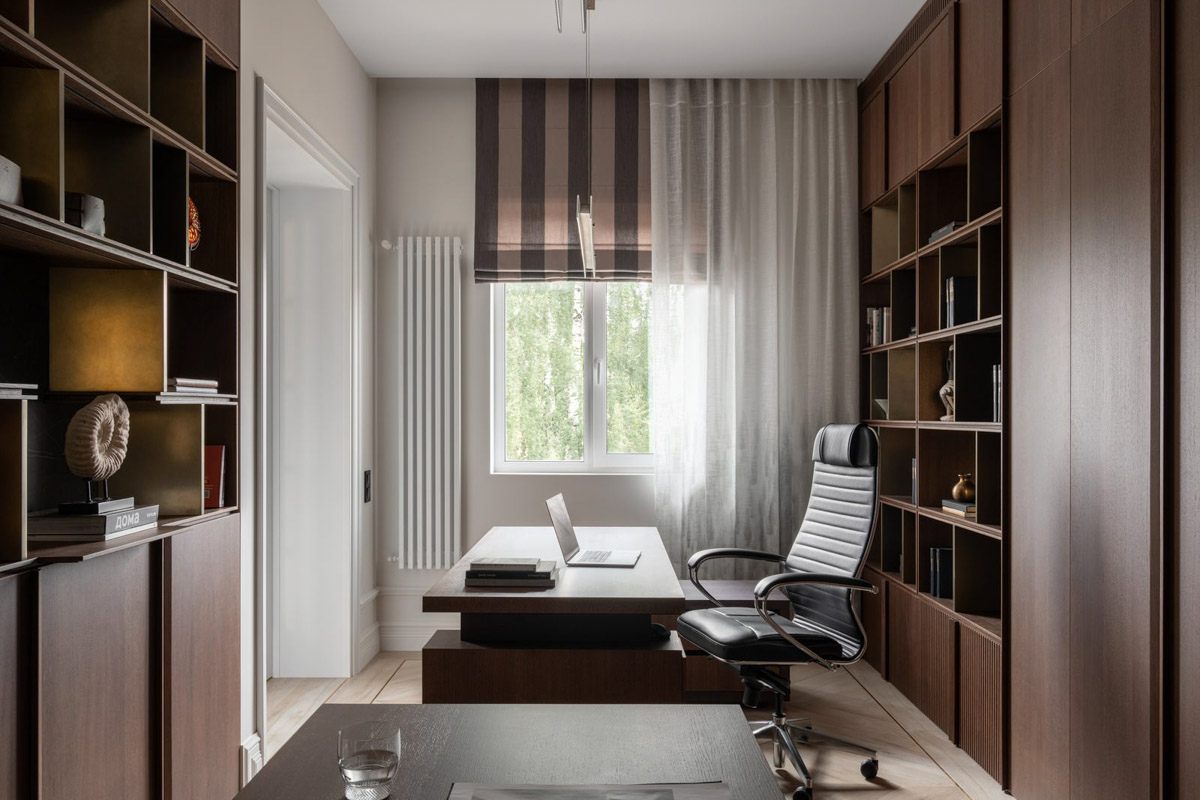 Имя Кирилла Раймера у многих на слуху. Руководитель собственного архитектурно-дизайнерского бюро создает невероятные проекты как в нашей стране, так и за рубежом. Ряд из них становились номинантами премий, причем некоторые хорошо знакомы даже владимирцам. Так, концепции двух популярных городских заведений и трехэтажного дома в центре — результат работы команды нашего героя.