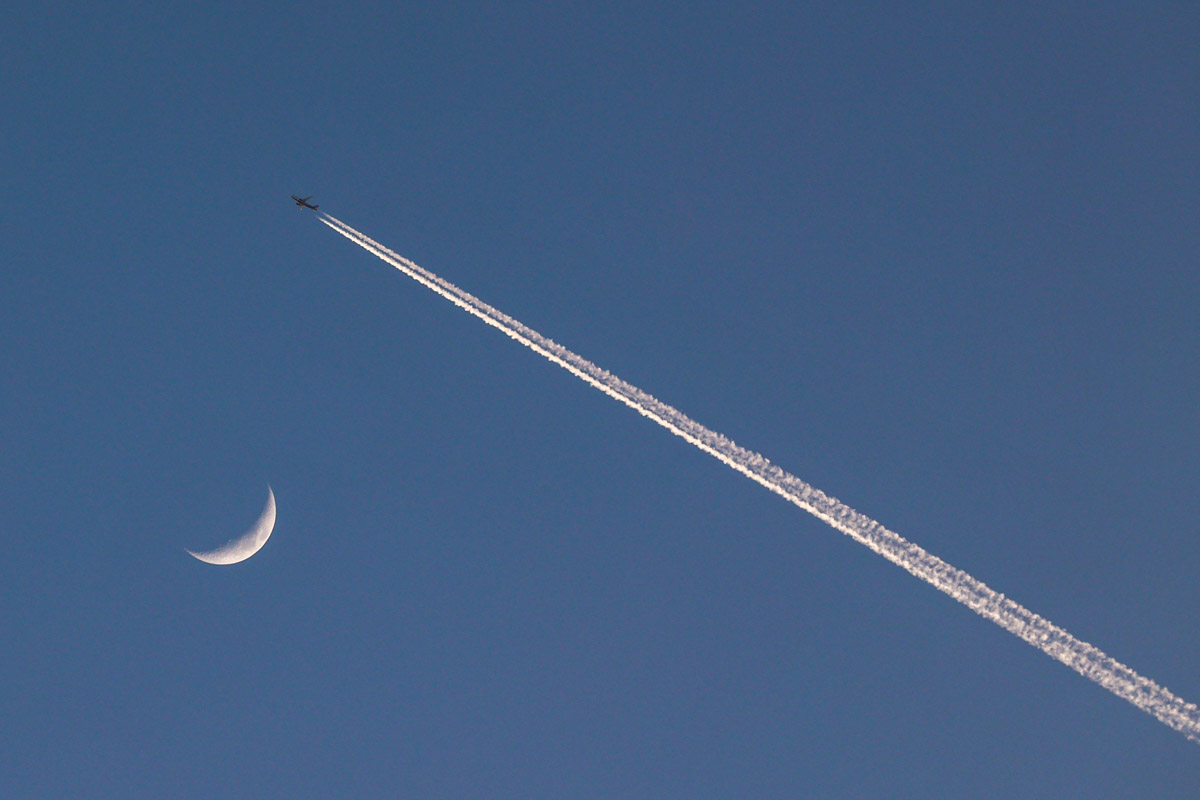 Пока одни не выходят лишний раз на улицу из-за морозов, другие спешат ему навстречу, чтобы снять настоящую русскую зиму. И кадры получаются просто волшебными: от дуги из пара на закате до покрывшейся инеем телевышки. «Ключ-Медиа» собрал самые красивые снимки.