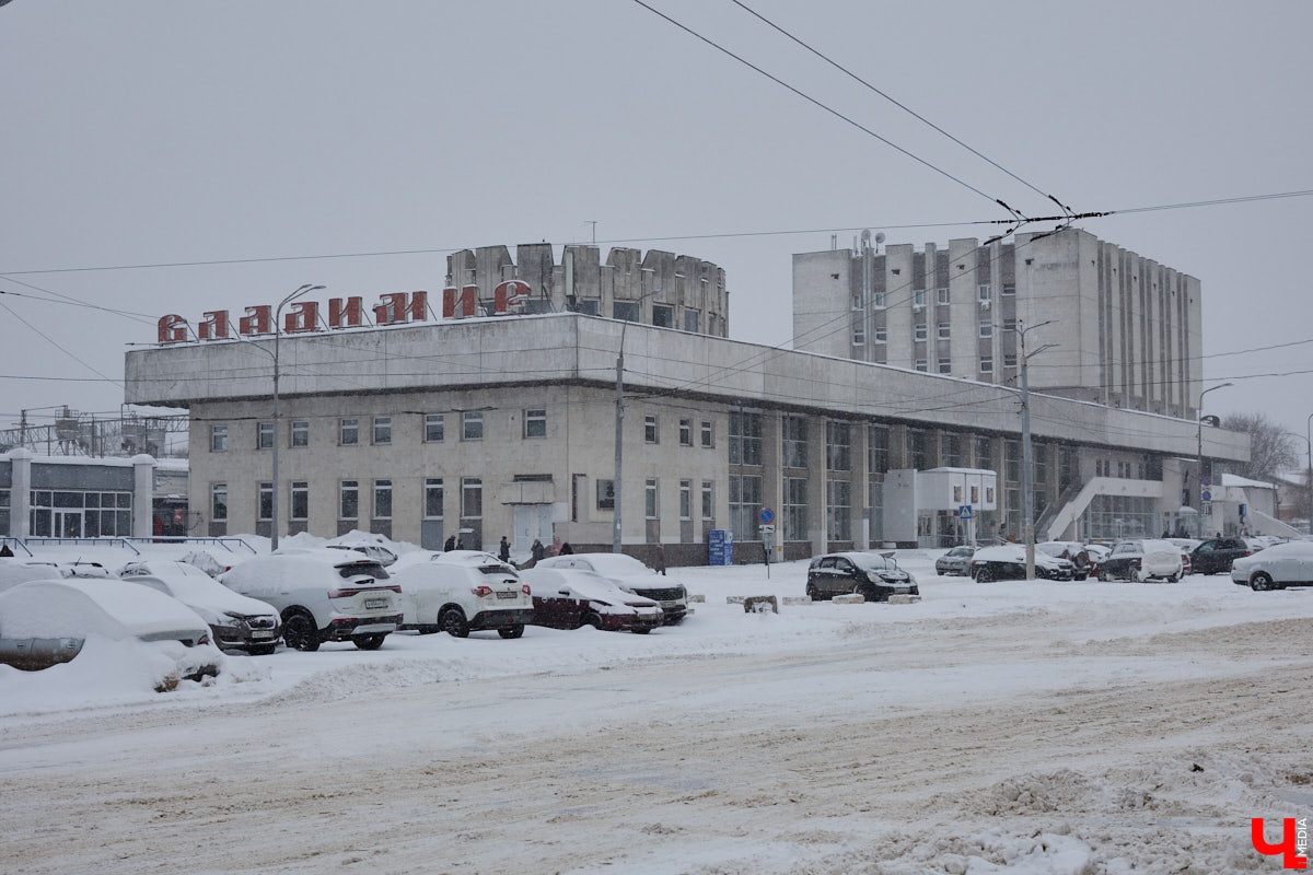 Во Владимире анонсировали создание туристического маршрута от вокзала до филармонии. Пока инициатива звучит многообещающе. Главное, чтобы к мнению жителей прислушались. У них точно найдется что сказать, как убедился «Ключ-Медиа».