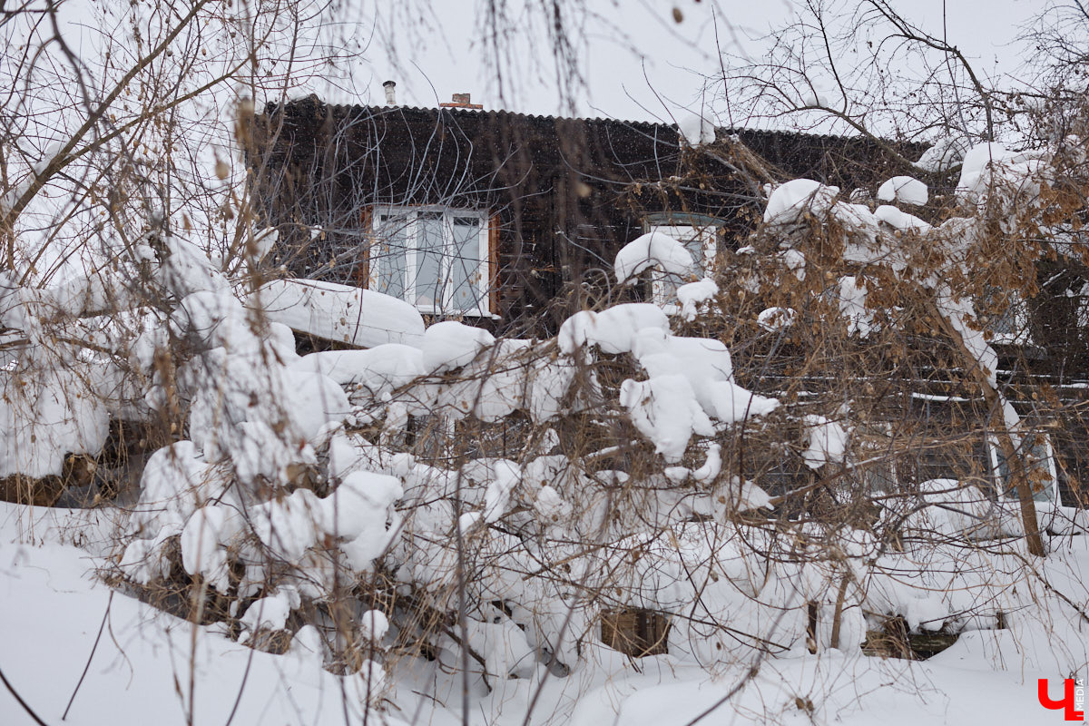 Во Владимире анонсировали создание туристического маршрута от вокзала до филармонии. Пока инициатива звучит многообещающе. Главное, чтобы к мнению жителей прислушались. У них точно найдется что сказать, как убедился «Ключ-Медиа».