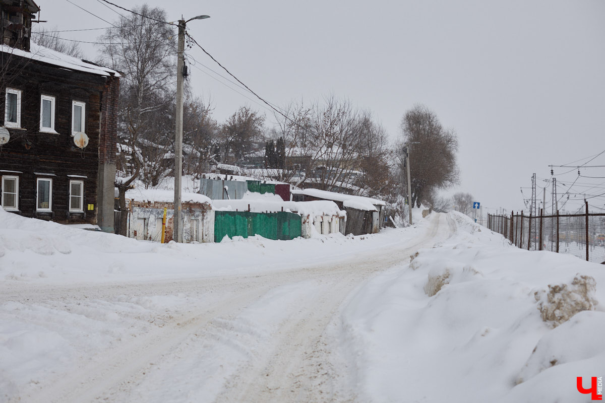 Во Владимире анонсировали создание туристического маршрута от вокзала до филармонии. Пока инициатива звучит многообещающе. Главное, чтобы к мнению жителей прислушались. У них точно найдется что сказать, как убедился «Ключ-Медиа».
