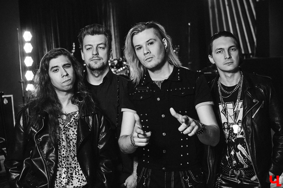 Текущая зима выдалась жаркой на премьеры. Пока за окном кружит метель, владимирские музыканты топят лед мощными гитарными риффами, этническими узорами и искренней лирикой. Мы собрали самое интересное — от акустического созерцания до эпического фолка. Погнали!