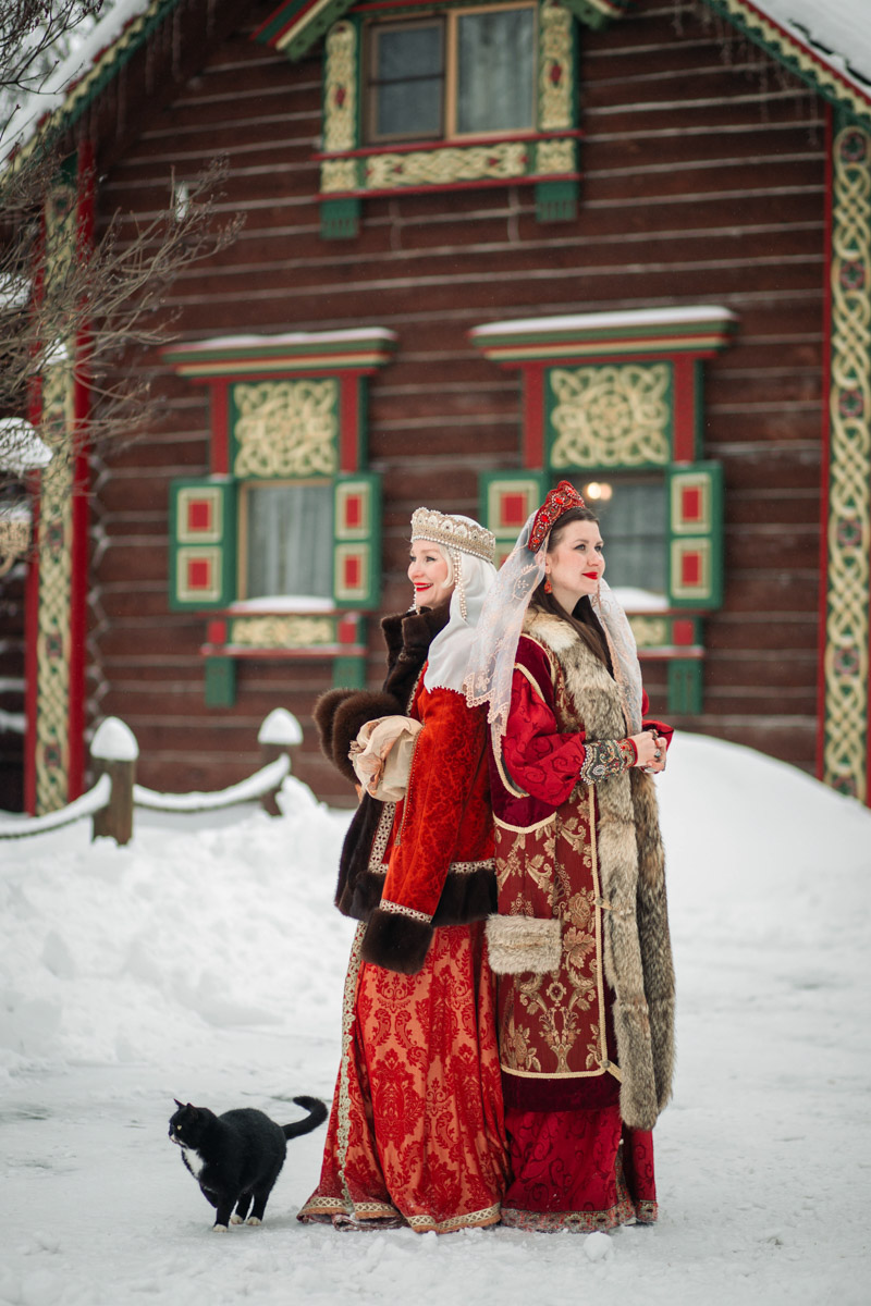 Ходят слухи, что в Суздале можно бюджетно отдохнуть, но Алеся Лещукова из Сочи и ее родная сестра Марина из Москвы решили не экономить. Они приехали в старинный город на три дня, чтобы душа запела, поэтому ни в чем себе не отказывали. Какими вышли эти каникулы по-богатому, узнал «Ключ-Медиа».