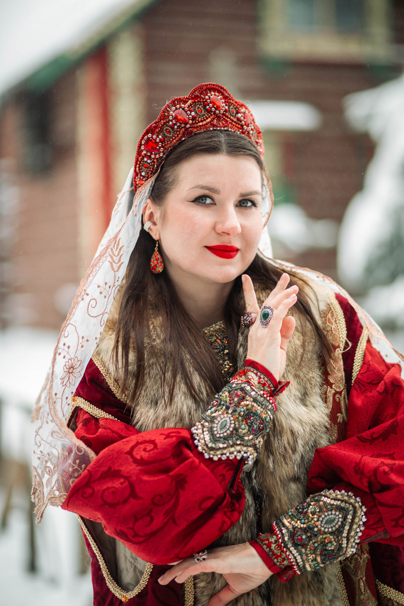 Ходят слухи, что в Суздале можно бюджетно отдохнуть, но Алеся Лещукова из Сочи и ее родная сестра Марина из Москвы решили не экономить. Они приехали в старинный город на три дня, чтобы душа запела, поэтому ни в чем себе не отказывали. Какими вышли эти каникулы по-богатому, узнал «Ключ-Медиа».