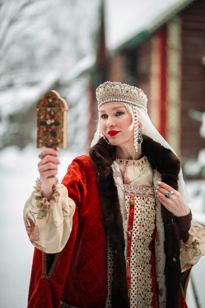 Ходят слухи, что в Суздале можно бюджетно отдохнуть, но Алеся Лещукова из Сочи и ее родная сестра Марина из Москвы решили не экономить. Они приехали в старинный город на три дня, чтобы душа запела, поэтому ни в чем себе не отказывали. Какими вышли эти каникулы по-богатому, узнал «Ключ-Медиа».