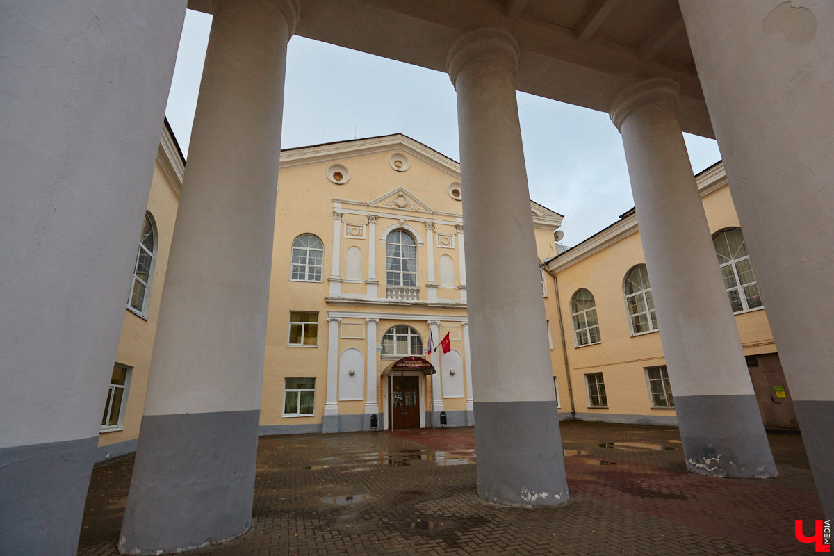 Начало года — лучшее время строить планы на будущее. И у Владимира их немало. В городе продолжат строить аэропорт, прокладывать дорогу от Гастелло до Куйбышева, реставрировать Золотые ворота и благоустраивать Старые сады на улице Мира. Чего еще ожидать жителям столицы 33-го региона? Выяснил «Ключ-Медиа».