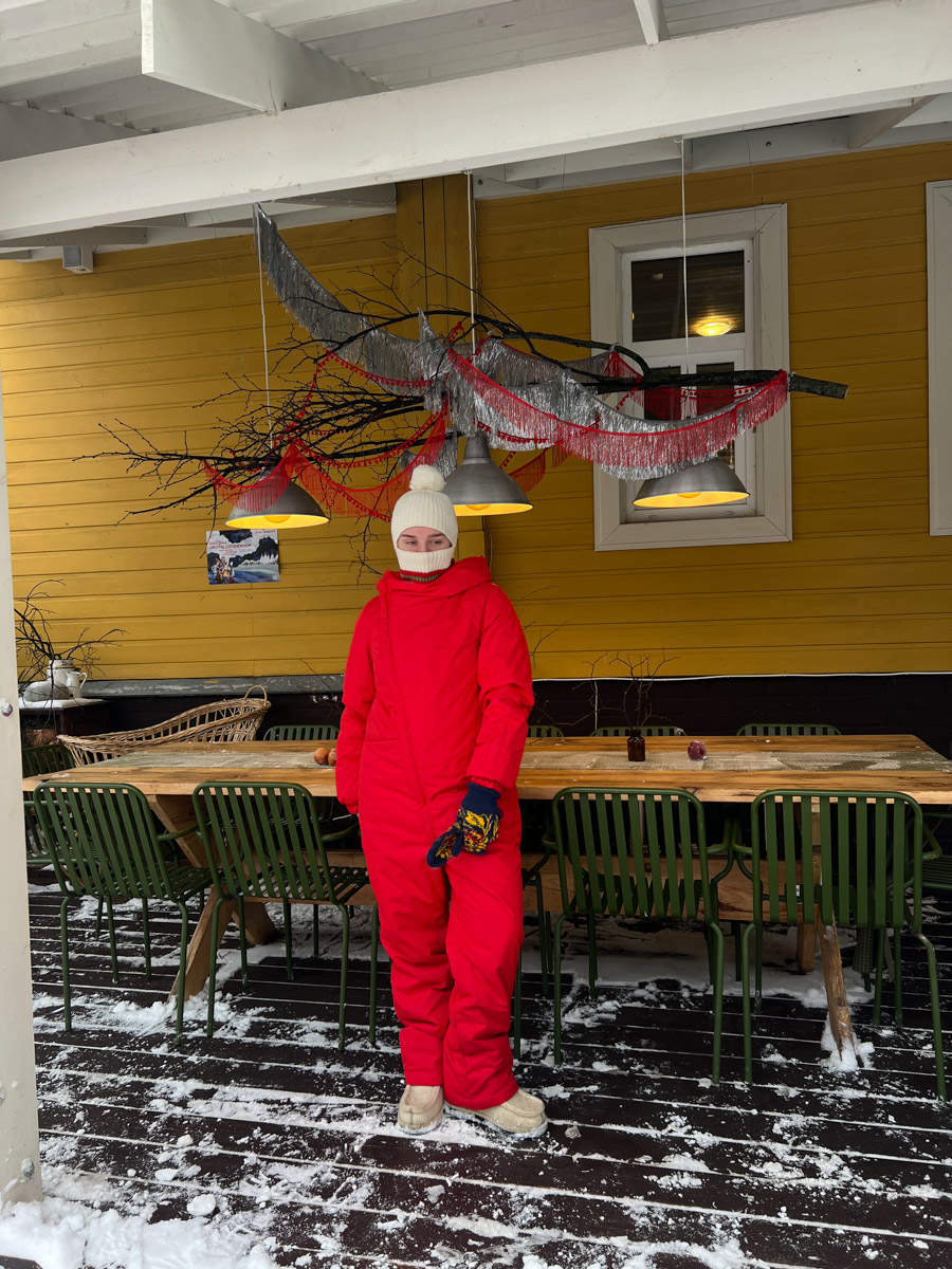 Больше полугода назад звезда сериала «Доктор Преображенский» Ирина Савакова вернулась в родной Суздаль. Последние 14 лет актриса жила и работала в столице, поэтому ее камбэк заинтересовал «Ключ-Медиа». В интервью наша героиня рассказала, связан ли он с разводом и как она устроилась с маленьким ребенком в провинции.