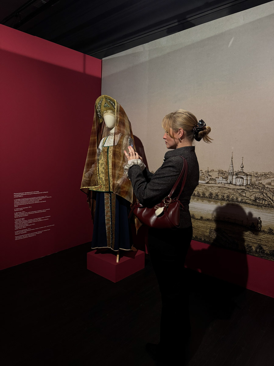 Больше полугода назад звезда сериала «Доктор Преображенский» Ирина Савакова вернулась в родной Суздаль. Последние 14 лет актриса жила и работала в столице, поэтому ее камбэк заинтересовал «Ключ-Медиа». В интервью наша героиня рассказала, связан ли он с разводом и как она устроилась с маленьким ребенком в провинции.