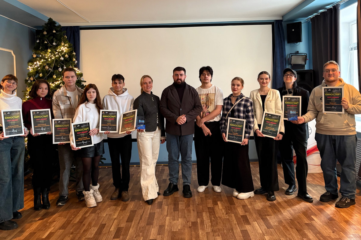 Больше полугода назад звезда сериала «Доктор Преображенский» Ирина Савакова вернулась в родной Суздаль. Последние 14 лет актриса жила и работала в столице, поэтому ее камбэк заинтересовал «Ключ-Медиа». В интервью наша героиня рассказала, связан ли он с разводом и как она устроилась с маленьким ребенком в провинции.