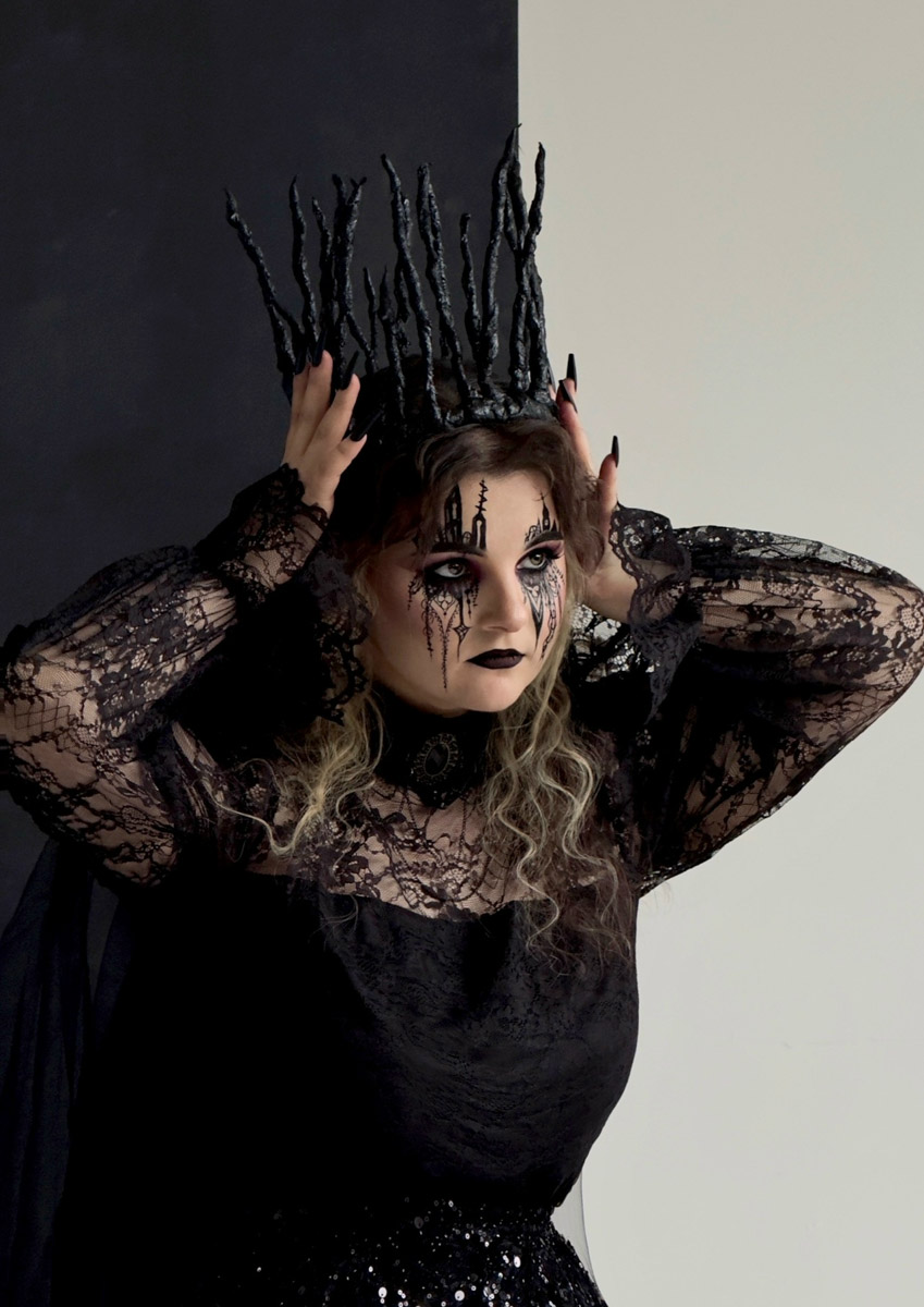 Владимирский визажист Маргарита Сазанова — мастер на все руки. Она легко воплотит в жизнь любой художественный образ. Самые интересные работы местной повелительницы тона, теней и губной помады решил собрать «Ключ-Медиа».