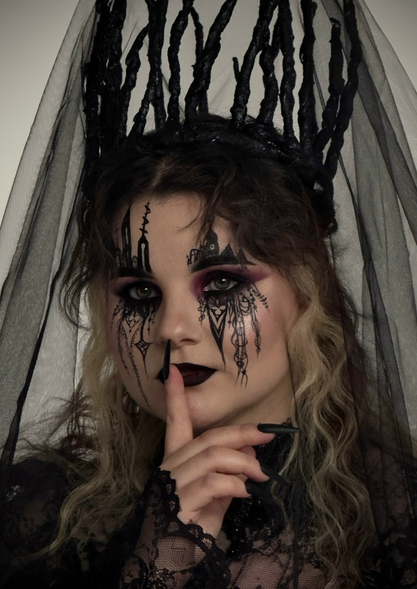 Владимирский визажист Маргарита Сазанова — мастер на все руки. Она легко воплотит в жизнь любой художественный образ. Самые интересные работы местной повелительницы тона, теней и губной помады решил собрать «Ключ-Медиа».