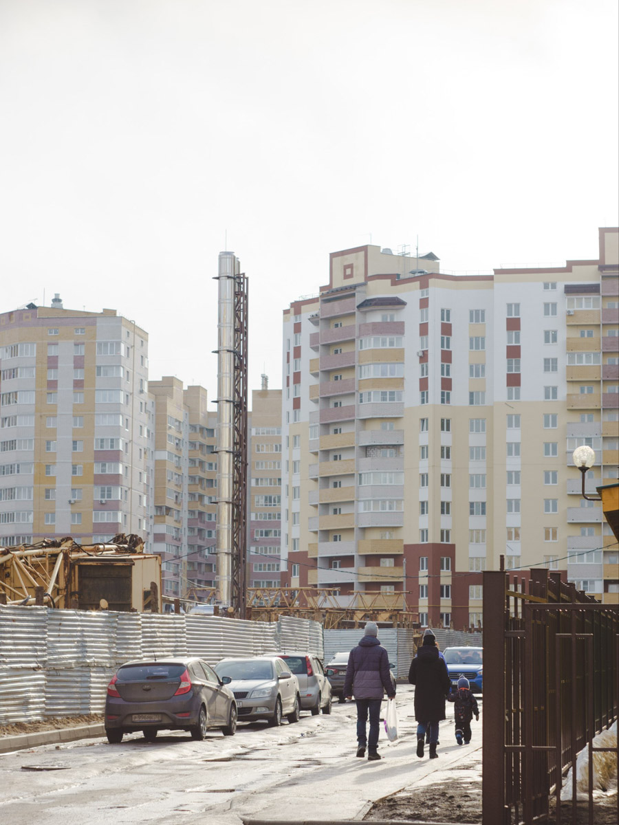 Минувшая и нынешняя зимы выдались аномальными. Но если начало 2025-го запомнилось апрельским вайбом, то старт 2026-го удивил небывалыми сугробами и морозами. Подобная разница не осталась незамеченной — владимирские фотографы поделились с «Ключ-Медиа» сравнительными кадрами двух таких непохожих друг на друга сезонов.