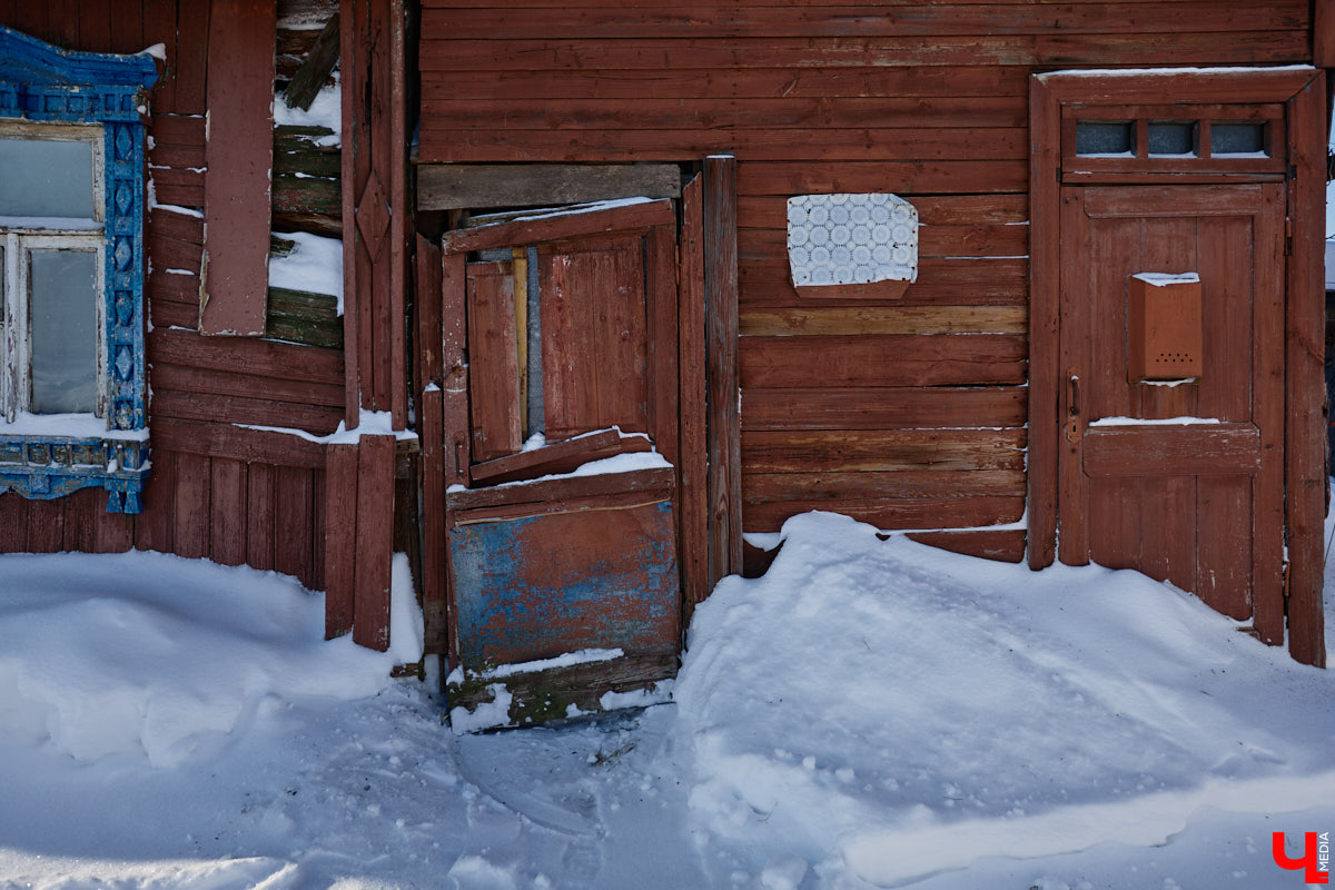 В нулевых улица Передний Боровок была плотно застроена частной недвижимостью. Пусть и небольшая, она насчитывала порядка 14 домиков. Один из них, под номером 10, принадлежал прапрадеду Анны Ефимовой. Сейчас строению почти 130 лет, и оно чудом уцелело при строительстве Лыбедской магистрали.