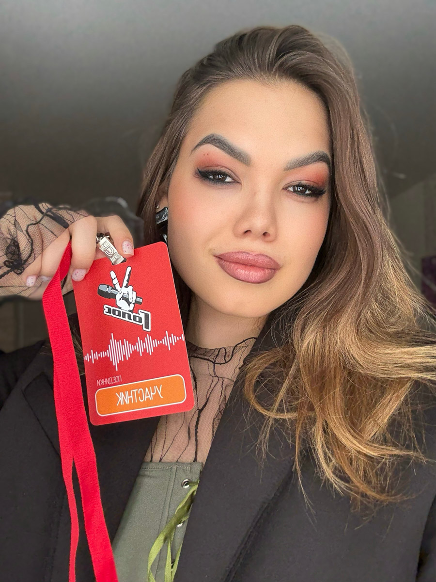 14-й сезон шоу взрослого «Голоса» стартовал 23 января, а значит, певцы со всей страны получили шанс пройти «слепые прослушивания» и побороться за победу в проекте. В их ряду оказалась 25-летняя Юлия Галкина из Владимира. Девушка в творчестве не новичок, поэтому показала всё, на что способна. И не зря, ведь ее выбрали сразу три наставника!