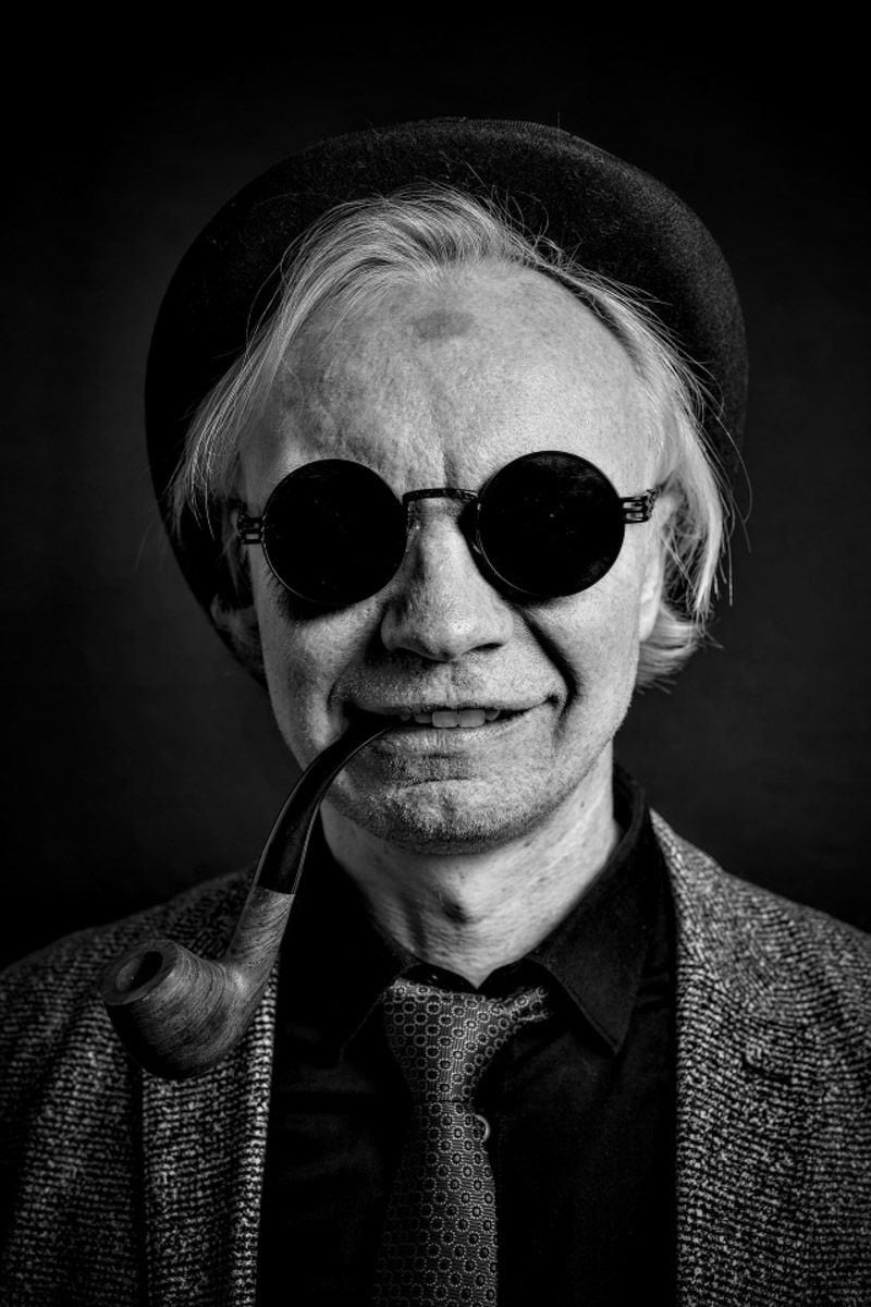 Мнение, что литература себя изжила, разбивается вдребезги о стопки новых книг владимирских писателей. Полки библиотек и магазинов регулярно пополняются их разножанровыми произведениями. «Ключ-Медиа» решил узнать, какие издания появились на них недавно и что можно будет полистать уже в скором времени.