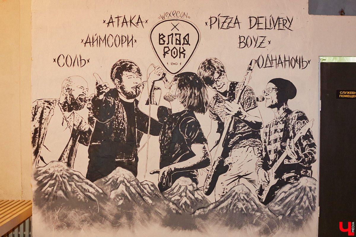 Мнение, что литература себя изжила, разбивается вдребезги о стопки новых книг владимирских писателей. Полки библиотек и магазинов регулярно пополняются их разножанровыми произведениями. «Ключ-Медиа» решил узнать, какие издания появились на них недавно и что можно будет полистать уже в скором времени.