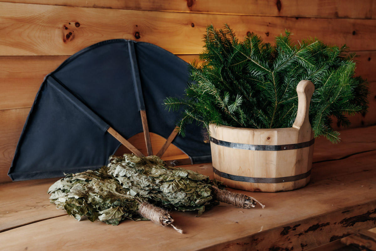 На территории ГТК «Суздаль» появилось уникальное пространство, где оживают вековые традиции парения. Свои двери готов распахнуть новый «Музей бань», включающий в себя пять атмосферных локаций. Каждая со своим нравом и жаром. Открытие точки притяжения пройдет в рамках банных выходных с 7 по 9 марта в «Суздаль Аква».