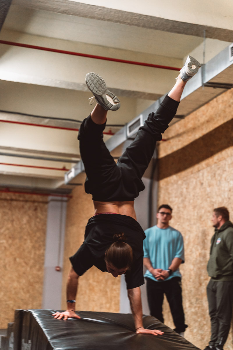 Бег, канат, бёрпи, поднятие тяжестей: соревнования по кроссфиту, бесспорно, одни из самых зрелищных. 7 и 8 февраля в Стамбуле прошел международный турнир Eurasia Throwdown, где среди десятков чемпионов силу и выносливость продемонстрировали три владимирские атлетки.