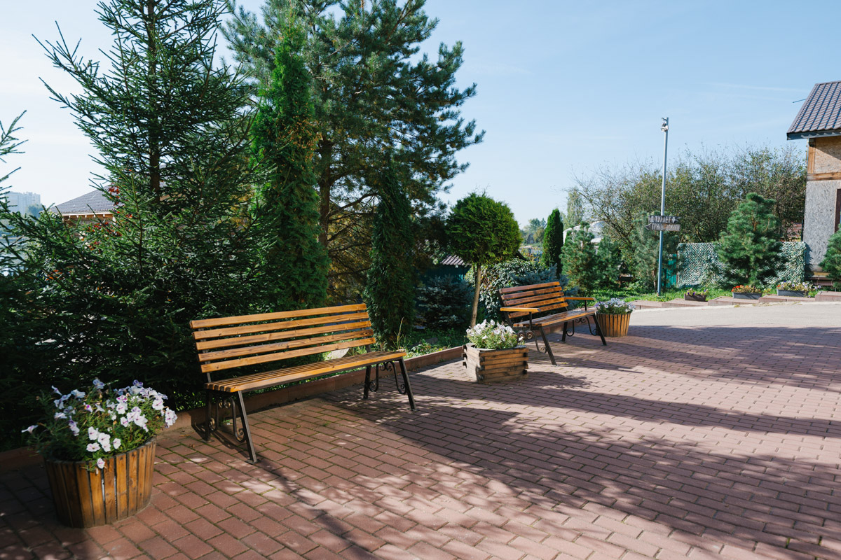 Вы задумывались, как отметить свой день рождения по-особенному? Устроить такой праздник, который точно останется в памяти на долгое время. Кафе и ресторанами никого не удивишь, да и порой там слишком дорого, шумно и тесно. Поэтому лучше рассмотреть новый, современный вариант. Организовать торжество в экопространстве на берегу водохранилища Содышка предлагает барбекю-парк «Зеленый мыс»!