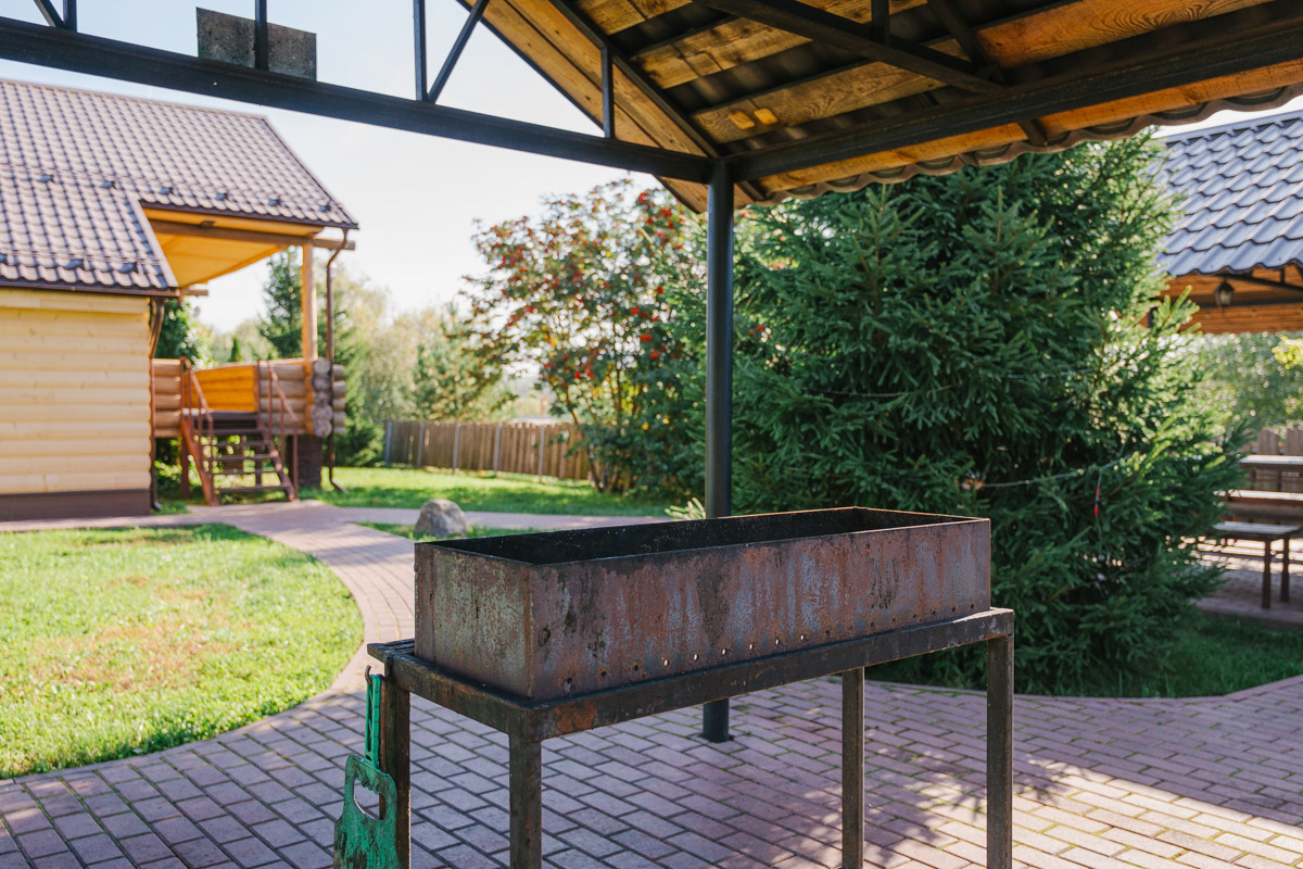 Вы задумывались, как отметить свой день рождения по-особенному? Устроить такой праздник, который точно останется в памяти на долгое время. Кафе и ресторанами никого не удивишь, да и порой там слишком дорого, шумно и тесно. Поэтому лучше рассмотреть новый, современный вариант. Организовать торжество в экопространстве на берегу водохранилища Содышка предлагает барбекю-парк «Зеленый мыс»!