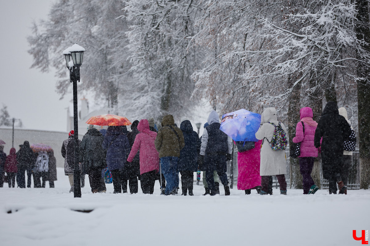 Столица нашей области, конечно, не Железный человек, но вопрос, кто она без Золотого кольца, всё же прозвучал. Им задались авторы медиа о наследии регионов «В лесах». Ведущие подкаста «Сохранить как» обсудили с гостями, как местные творцы и предприниматели создают новый образ города, отличный от описаний в путеводителях.