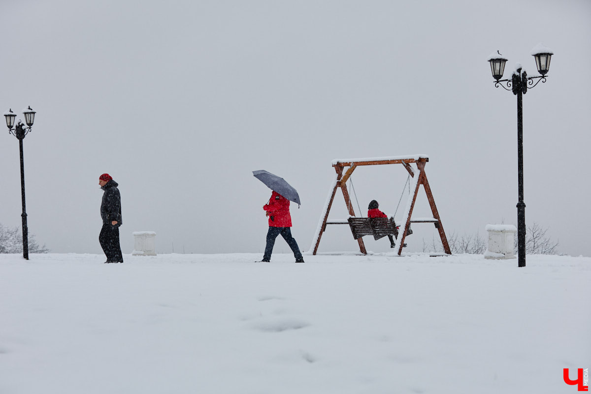 Столица нашей области, конечно, не Железный человек, но вопрос, кто она без Золотого кольца, всё же прозвучал. Им задались авторы медиа о наследии регионов «В лесах». Ведущие подкаста «Сохранить как» обсудили с гостями, как местные творцы и предприниматели создают новый образ города, отличный от описаний в путеводителях.