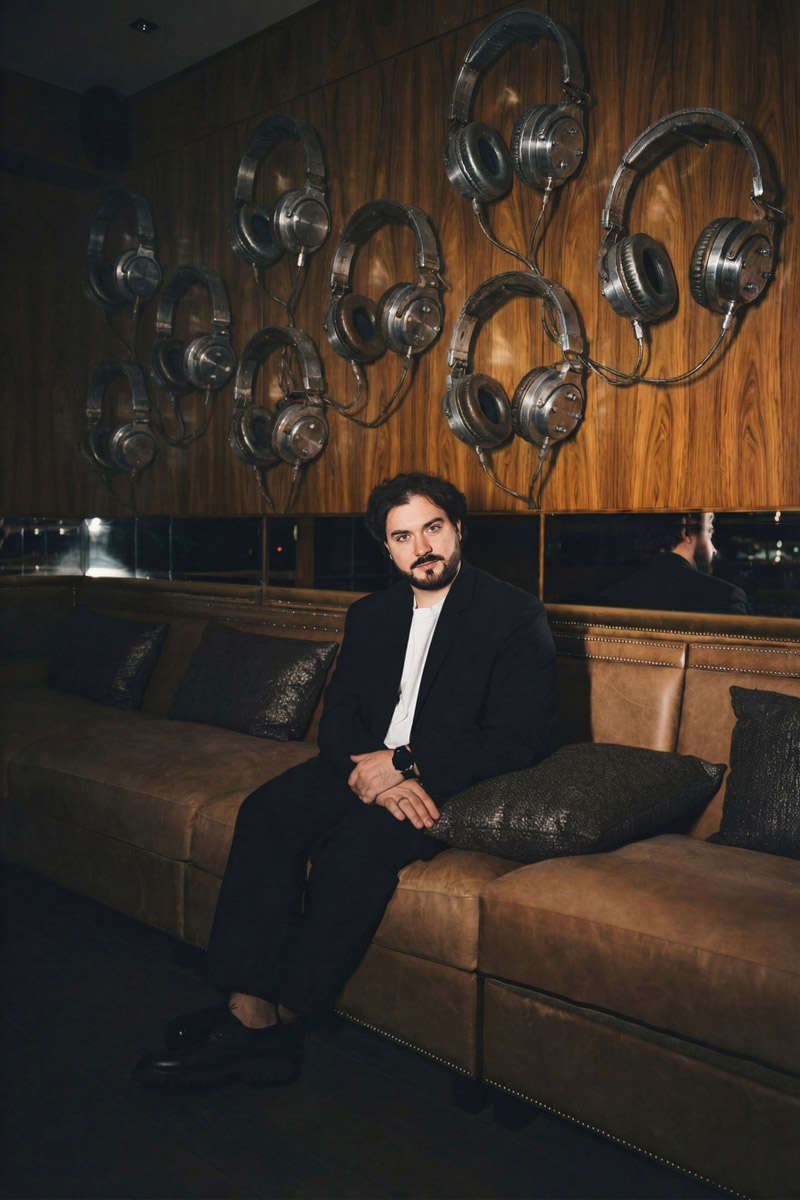 Как представители сильного пола бьются над тайной, о чем думают женщины, так и дамы не сошлись во мнении, какой он — настоящий мужчина. В попытке разобраться в этом вопросе «Ключ-Медиа» собрал воедино харизматичных джентльменов Владимира, а потом спросил героев и их половинок о качествах истинных мачо.