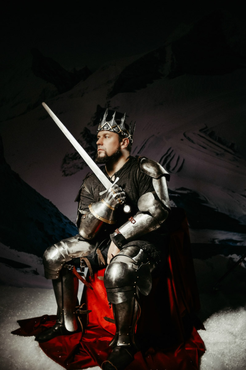 Как представители сильного пола бьются над тайной, о чем думают женщины, так и дамы не сошлись во мнении, какой он — настоящий мужчина. В попытке разобраться в этом вопросе «Ключ-Медиа» собрал воедино харизматичных джентльменов Владимира, а потом спросил героев и их половинок о качествах истинных мачо.