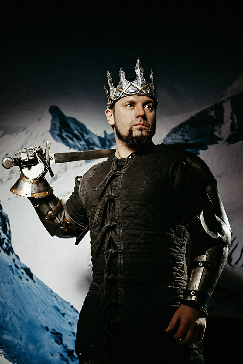 Как представители сильного пола бьются над тайной, о чем думают женщины, так и дамы не сошлись во мнении, какой он — настоящий мужчина. В попытке разобраться в этом вопросе «Ключ-Медиа» собрал воедино харизматичных джентльменов Владимира, а потом спросил героев и их половинок о качествах истинных мачо.