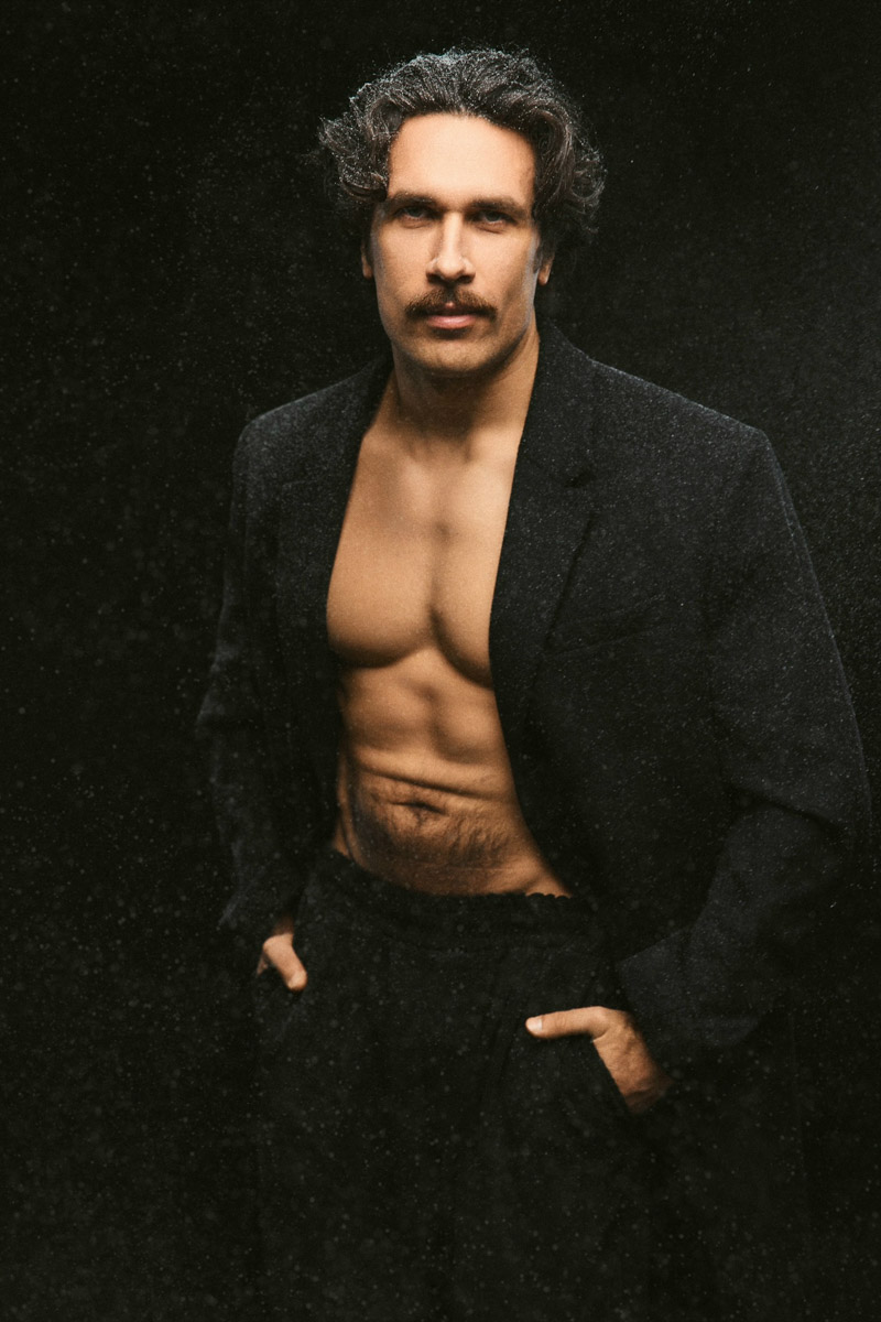 Как представители сильного пола бьются над тайной, о чем думают женщины, так и дамы не сошлись во мнении, какой он — настоящий мужчина. В попытке разобраться в этом вопросе «Ключ-Медиа» собрал воедино харизматичных джентльменов Владимира, а потом спросил героев и их половинок о качествах истинных мачо.