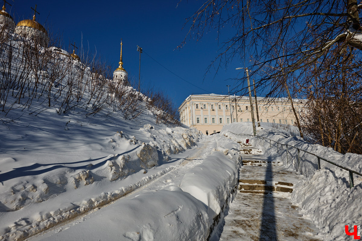 Не зря в регионе активно провожали зиму широкой Масленицей. Весна отозвалась скоро: ближайшие дни рисуют чрезвычайно теплыми. Однако февраль намерен до конца удерживать звание самого снежного месяца. На подходе новый, на этот раз балтийский циклон, который укроет область очередной порцией холодного пуха.