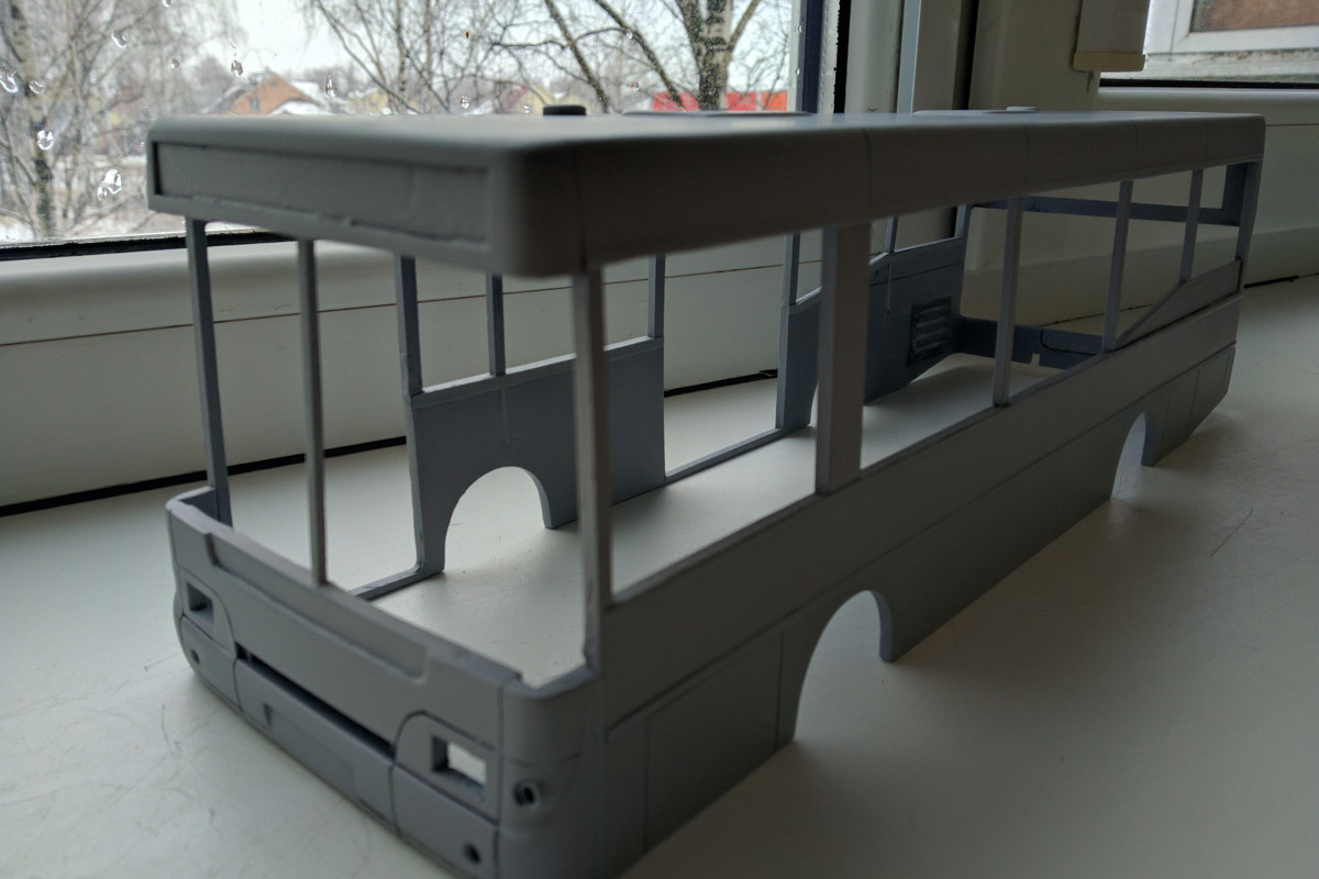 Житель Гусь-Хрустального создает реалистичные модели автобусов. На данный момент в его коллекции шесть машин, прототипы которых курсируют на самых разных маршрутах. Весь общественный транспорт выполнен в соотношении 1:24 и точно копирует существующие машины.