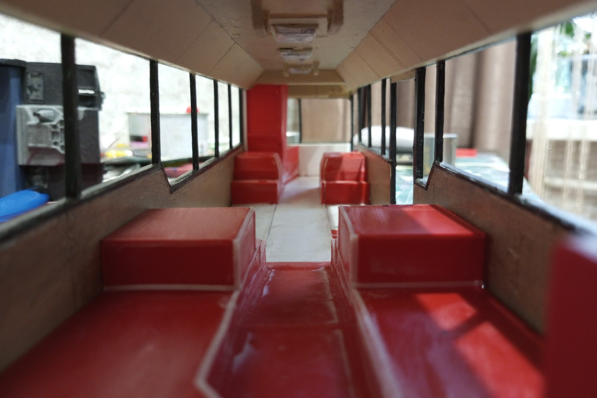 Житель Гусь-Хрустального создает реалистичные модели автобусов. На данный момент в его коллекции шесть машин, прототипы которых курсируют на самых разных маршрутах. Весь общественный транспорт выполнен в соотношении 1:24 и точно копирует существующие машины.