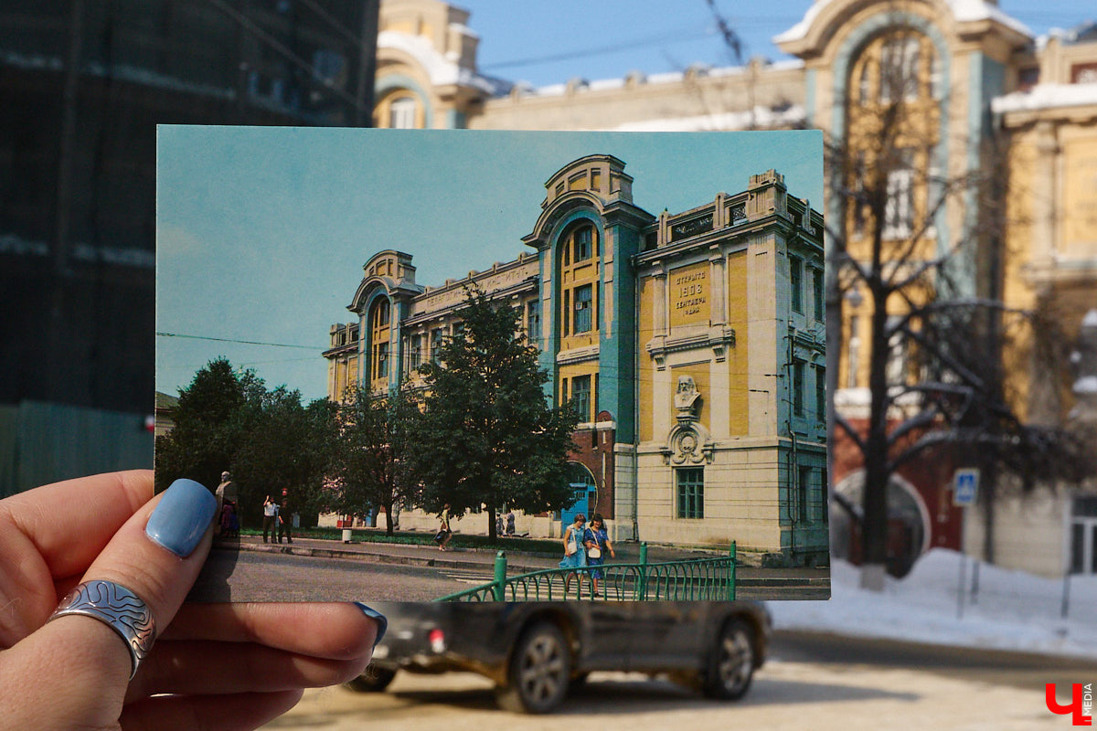 Те, кому не удалось застать прошлое областной столицы, могут заглянуть в него с помощью винтажных открыток. Так сделала фотограф-любитель Ирина Колесникова. Она взяла у мамы стопку карточек с запечатленными в 80-х городскими объектами и сравнила изображения с их современным видом.