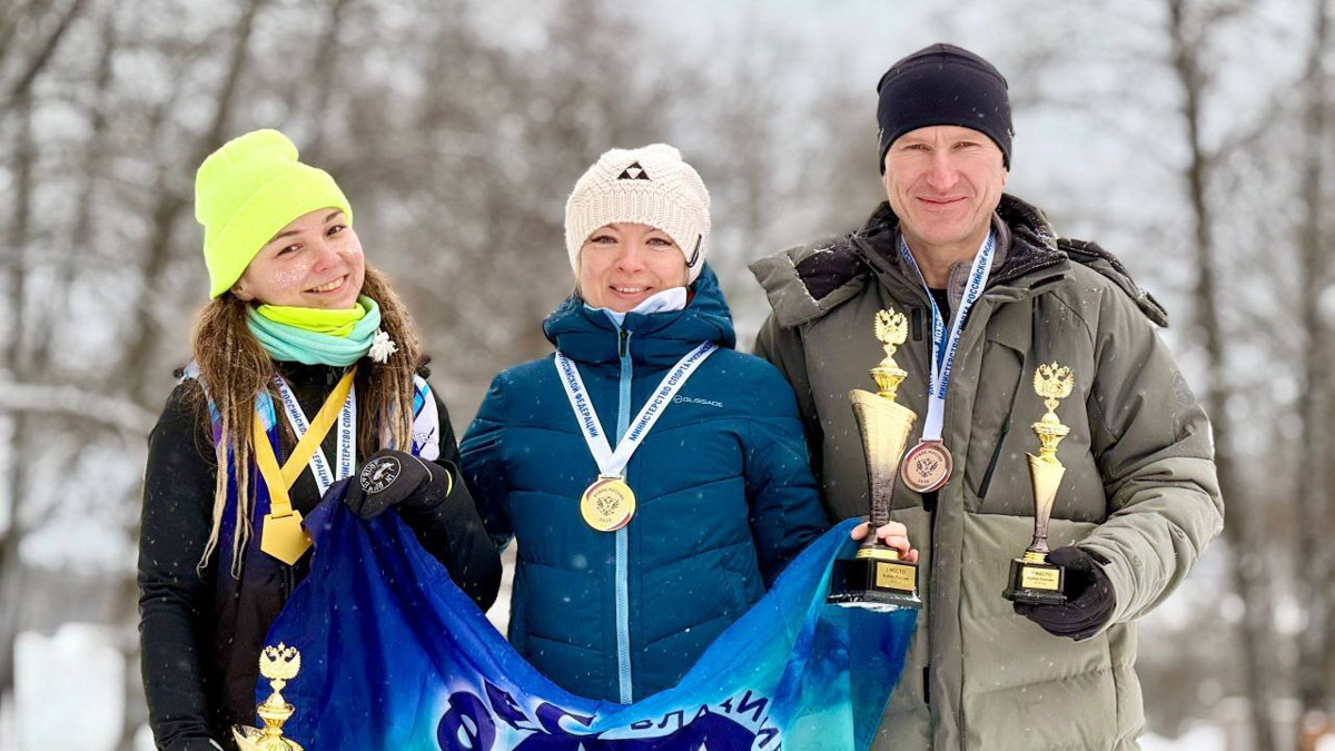 Любители фигурного катания ликуют: 20-летняя Анастасия Метелкина родом из Владимира заняла второе место на зимних Играх в Италии. Правда, триумфальное восхождение на пьедестал спортсменка совершила под грузинским флагом, однако подобные формальности не омрачили радости преданных фанатов. Рассказываем подробнее о выступлении нашей соотечественницы на Олимпиаде, а также об успехе других спортсменов 33-го региона.
