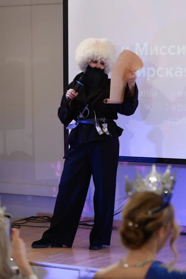 Современные красавицы знают толк не только в подборе идеально сидящего платья, но и в готовке! Доказать это смогли 25 участниц кулинарного этапа регионального конкурса «Мисс и Миссис Владимирская земля — 2026». Одни решили презентовать свои гастрономические шедевры на тарелке, а другие устроили настоящие перформансы!