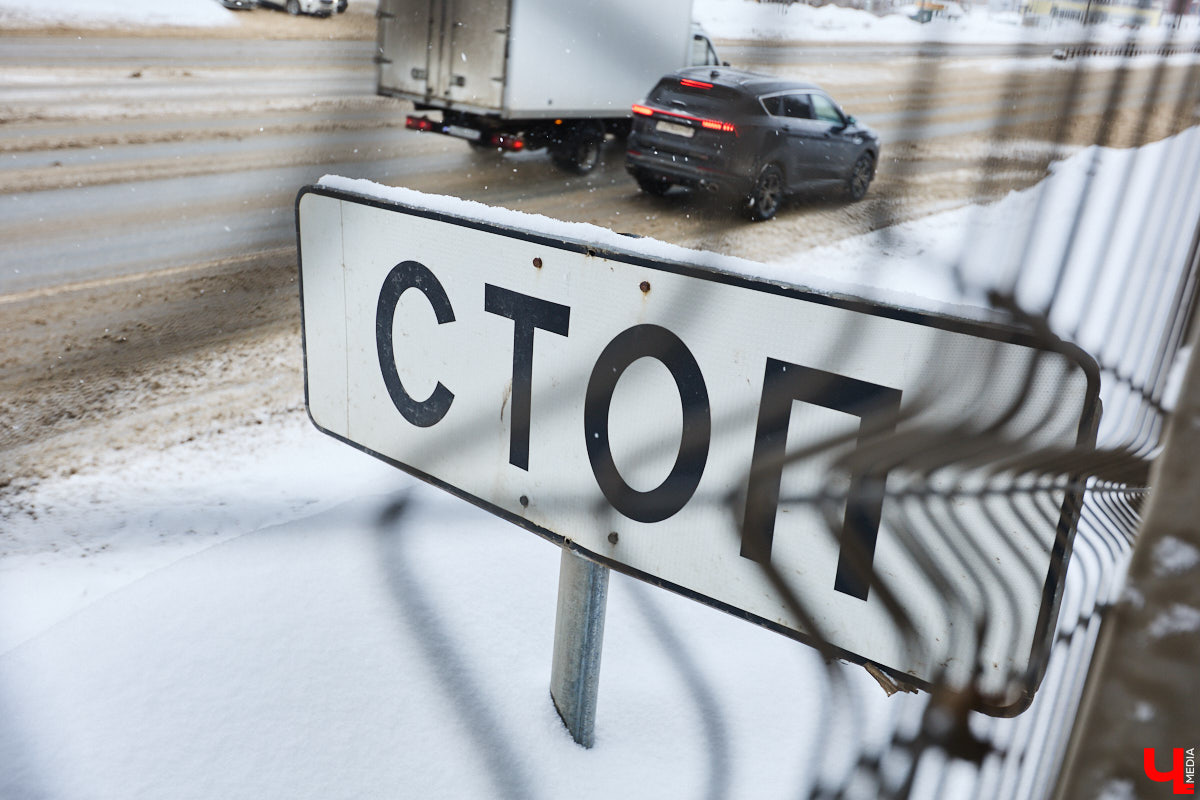 Каждый выход из дома — очередной марш-бросок. Зима в этом году бросила владимирцам вызов, с которым они оказались не в силах справиться. Город попал в снежный плен, и спасением из него, судя по всему, станет лишь весна.
