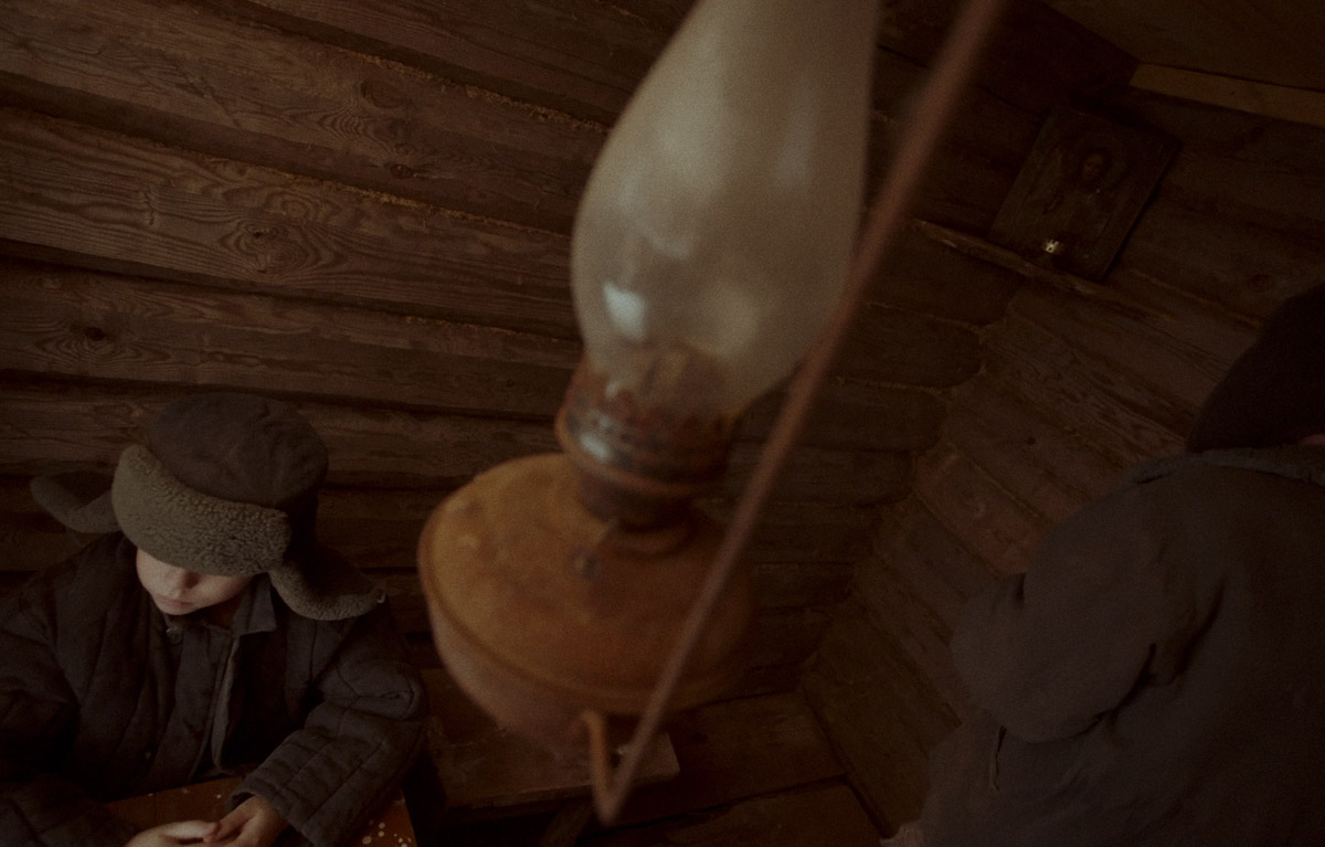 Бескрайние зимние просторы Суздальской земли стали съемочной площадкой для команды нового фильма «Отрок». Ее усилиями на свет появилась камерная притча с известным владимирским фотографом в главной роли. О чем же дебютная короткометражка местного режиссера, узнал «Ключ-Медиа».