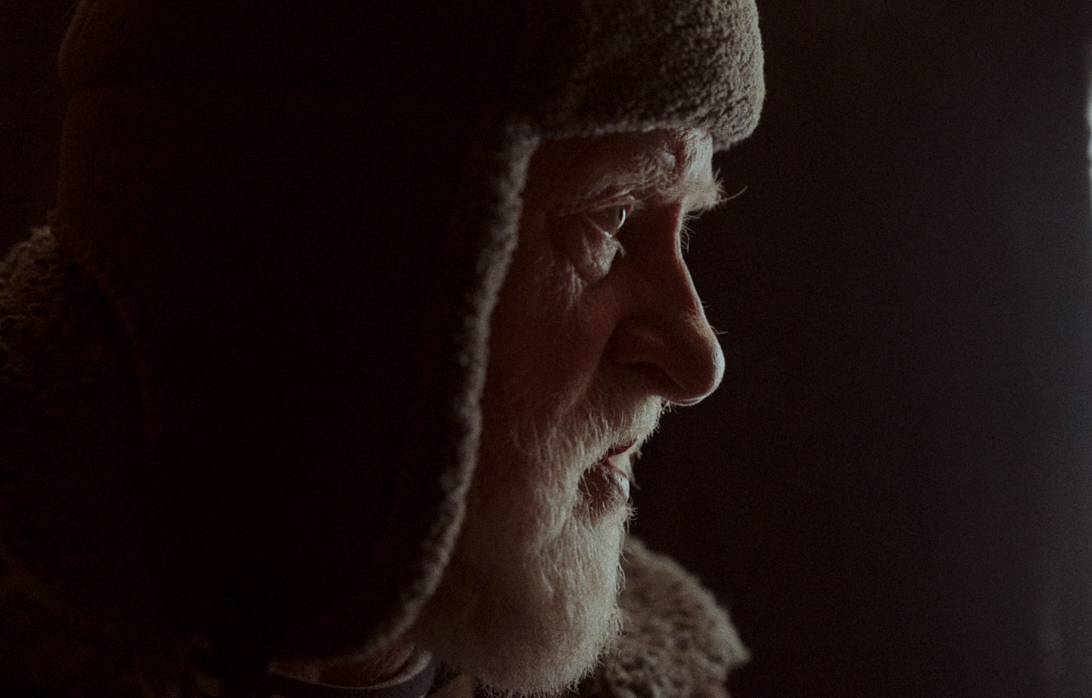 Бескрайние зимние просторы Суздальской земли стали съемочной площадкой для команды нового фильма «Отрок». Ее усилиями на свет появилась камерная притча с известным владимирским фотографом в главной роли. О чем же дебютная короткометражка местного режиссера, узнал «Ключ-Медиа».