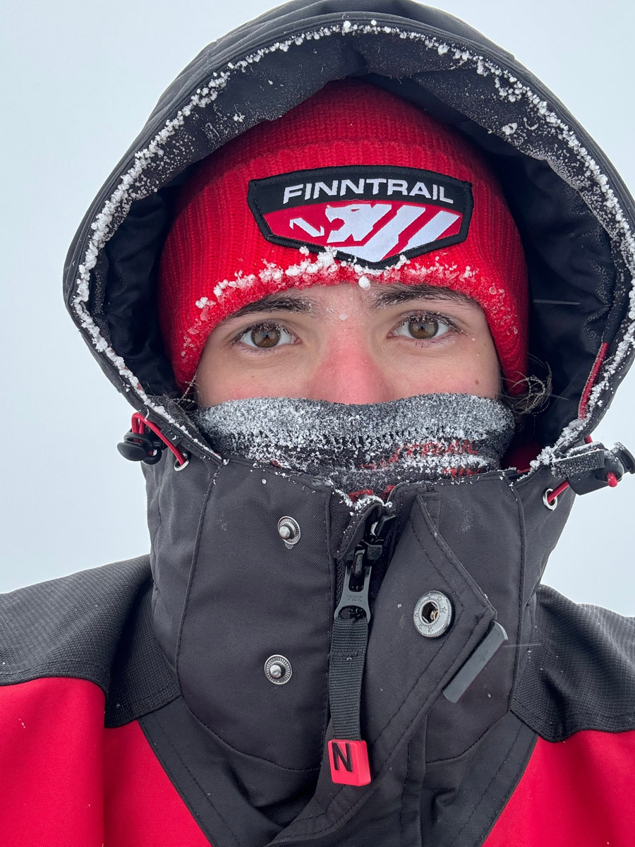 Рыбаки 33-го региона подводят итоги сезона твердой воды. В отличие от прошлого года, на сей раз водоемы Владимирской области трофейными судаками и щуками не порадовали. Сначала долго не мог встать лед, потом закружили метели и ударили морозы. «Ключ-Медиа» узнал, как погода повлияла на клев и попались ли на удочку любителям зимней ловли стоящие экземпляры.