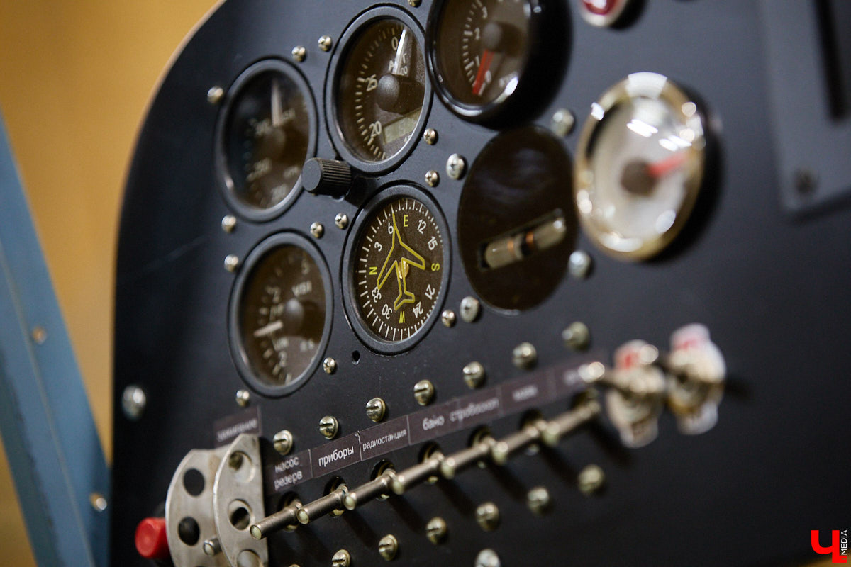 Не все знают, но на территории Владимирской области собирают настоящие самолеты. Производство летательных аппаратов единичного типа расположено в ангаре на территории частного аэродрома общей авиации Павловское. Там трудится небольшая команда любителей неба. «Ключ-Медиа» заглянул к ним в гости.