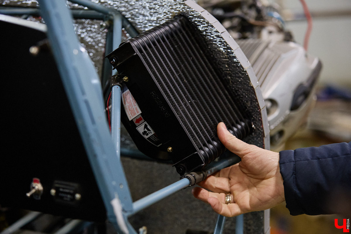 Не все знают, но на территории Владимирской области собирают настоящие самолеты. Производство летательных аппаратов единичного типа расположено в ангаре на территории частного аэродрома общей авиации Павловское. Там трудится небольшая команда любителей неба. «Ключ-Медиа» заглянул к ним в гости.