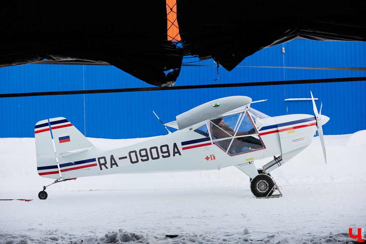 Не все знают, но на территории Владимирской области собирают настоящие самолеты. Производство летательных аппаратов единичного типа расположено в ангаре на территории частного аэродрома общей авиации Павловское. Там трудится небольшая команда любителей неба. «Ключ-Медиа» заглянул к ним в гости.