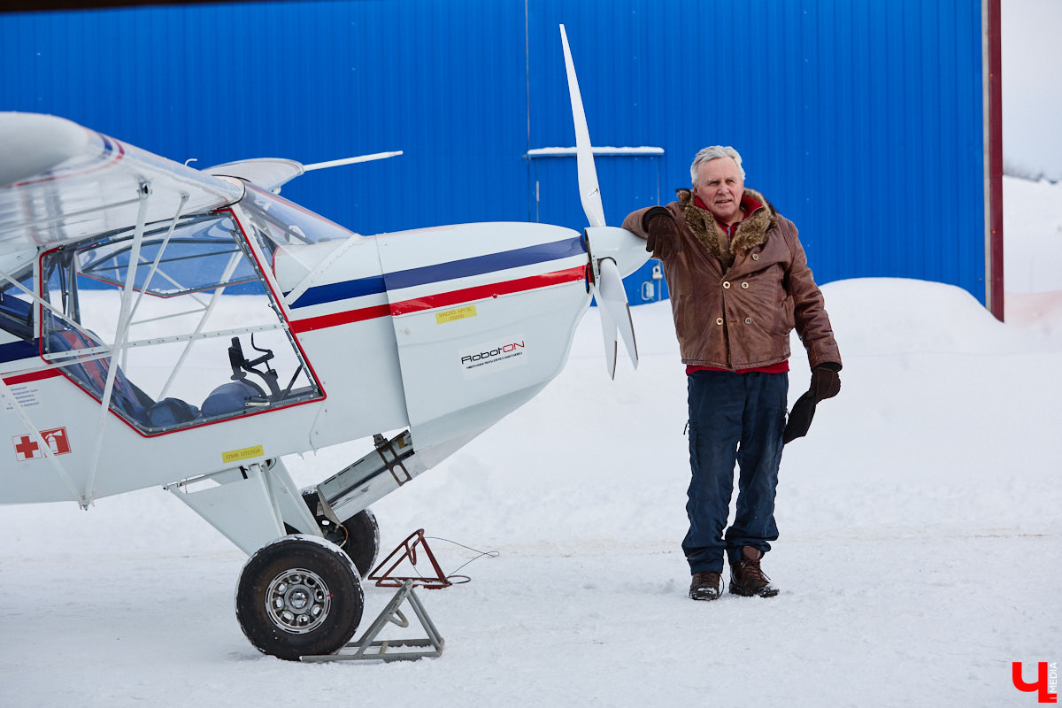 Не все знают, но на территории Владимирской области собирают настоящие самолеты. Производство летательных аппаратов единичного типа расположено в ангаре на территории частного аэродрома общей авиации Павловское. Там трудится небольшая команда любителей неба. «Ключ-Медиа» заглянул к ним в гости.
