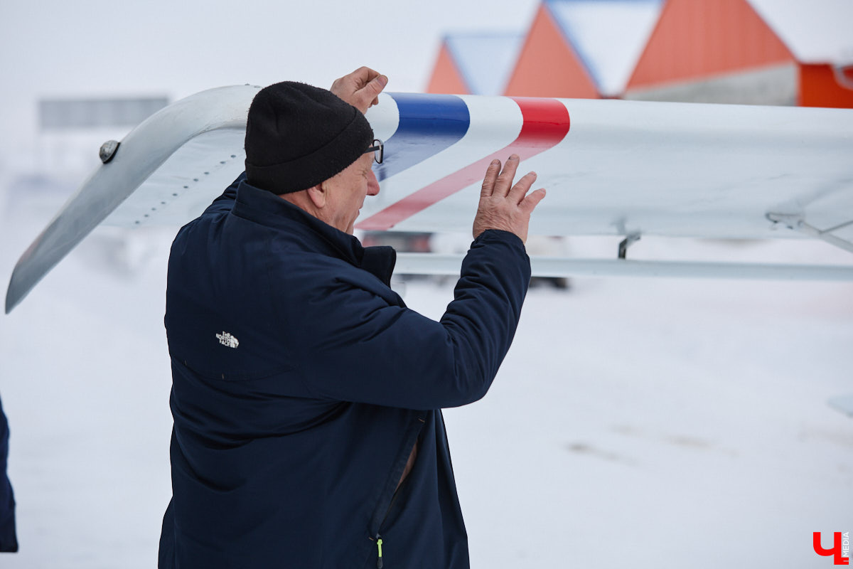 Не все знают, но на территории Владимирской области собирают настоящие самолеты. Производство летательных аппаратов единичного типа расположено в ангаре на территории частного аэродрома общей авиации Павловское. Там трудится небольшая команда любителей неба. «Ключ-Медиа» заглянул к ним в гости.