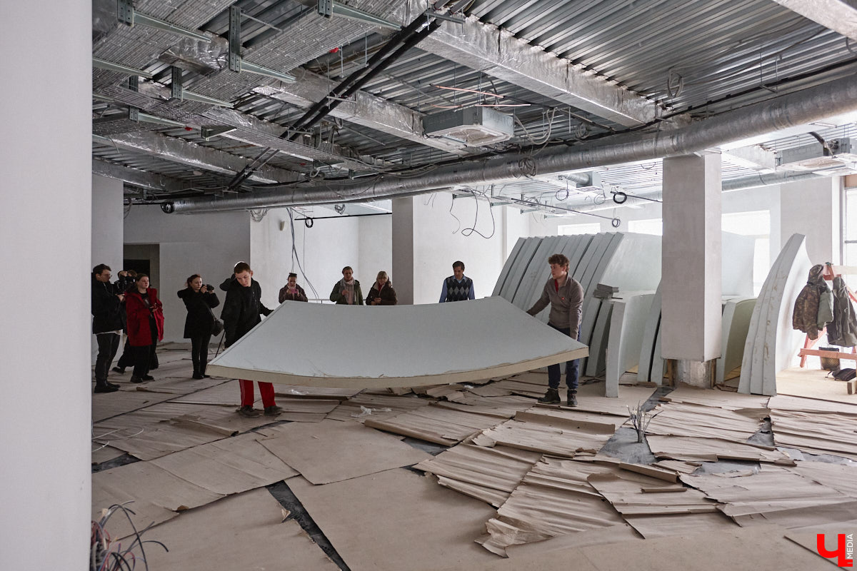 Владимирский планетарий продолжает подготовку к долгожданному переезду. Если всё пойдет по плану, то уже к началу следующего учебного года он распахнет свои двери на новом месте. Для этого необходимо завершить работы в купольном зале, смонтировать проекционный свод из стеклопластика диаметром 12 метров и установить светомузыкальное оборудование. «Ключ-Медиа» побывал на экскурсии по «звездному дому».