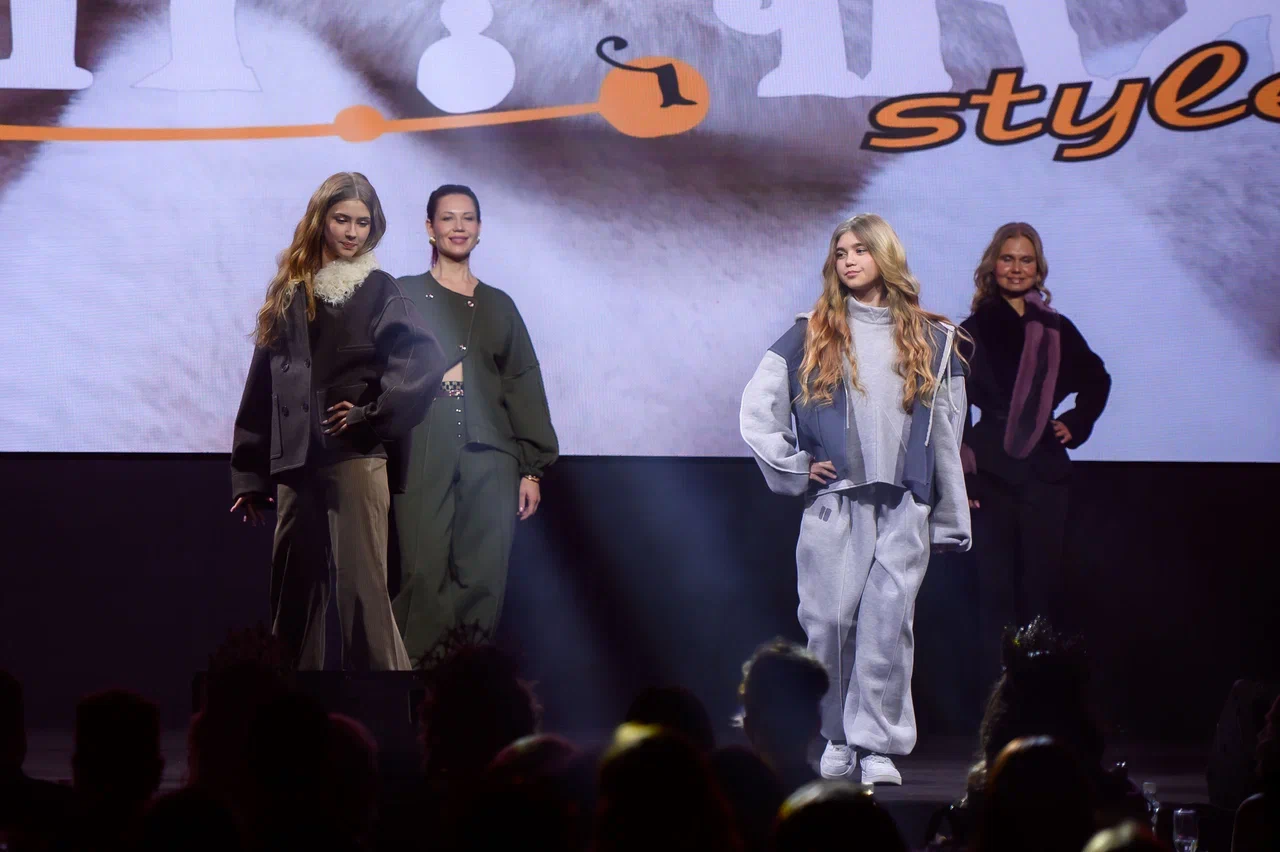 В минувшую субботу, 28 февраля, состоялся роскошный финал девятого конкурса «Мисс и Миссис Владимирская земля». В банкет-холле экоотеля «Велес» за титулы и роскошные короны боролись 25 претенденток. Кто же забрал Гран-при и завоевал другие ленты победительниц в этом году? Рассказываем!